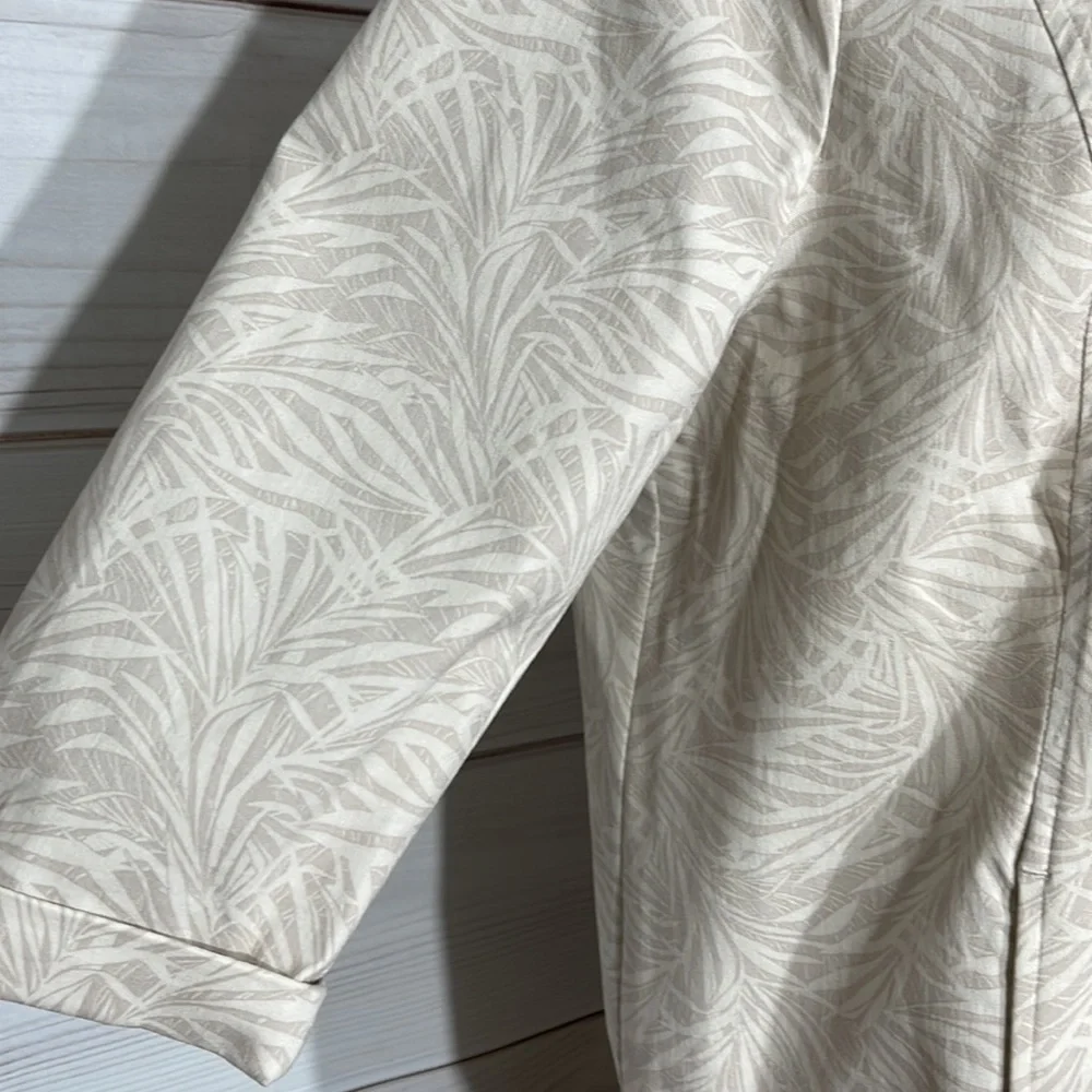 Chico’s NWT Perfect Stretch Palm Print Jacket Size Large/12/Chico’s 2